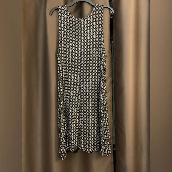 Old Navy XL rayon/ spandex tank dress. Black w off white pattern - Picture 2 of 4